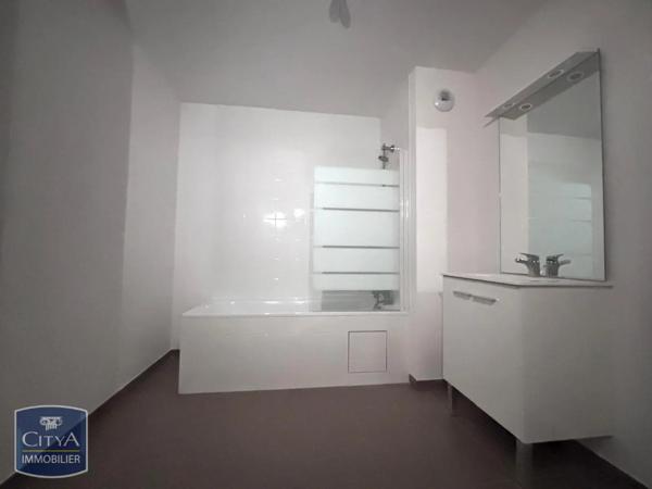 Appartement à louer 4 pièces 85.6m²