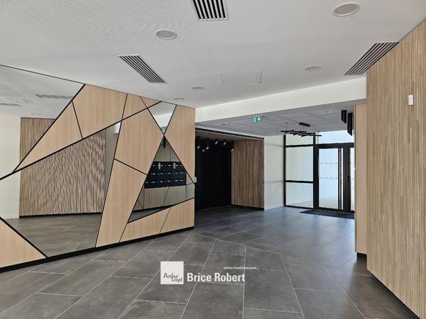 Bureaux neufs à louer à Lyon avec terrasses et parkings dans ensemble moderne