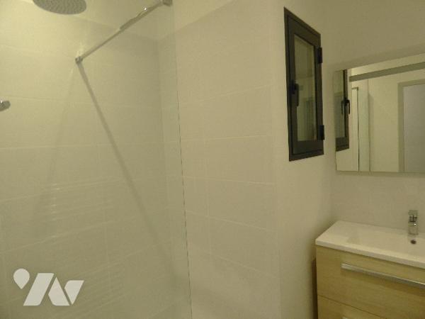 T3 en RDC avec jardin sur STE CECILE LES VIGNES , centre village, proche commerces+  garage.