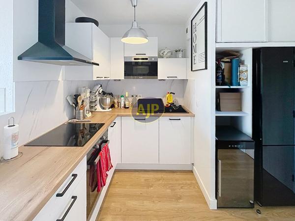 Appartement à louer Merignac : 2 pièces, 47m² avec 1 chambre(s) à 890€ - AJP Immobilier Mérignac