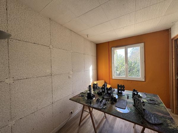 Draguignan (83300) DRAGUIGNAN - Belle villa de 2005 en impasse au calme. Terrain de 556 m² entièrement clôturé.