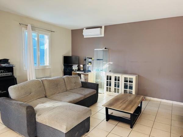 Draguignan (83300) DRAGUIGNAN - Belle villa de 2005 en impasse au calme. Terrain de 556 m² entièrement clôturé.