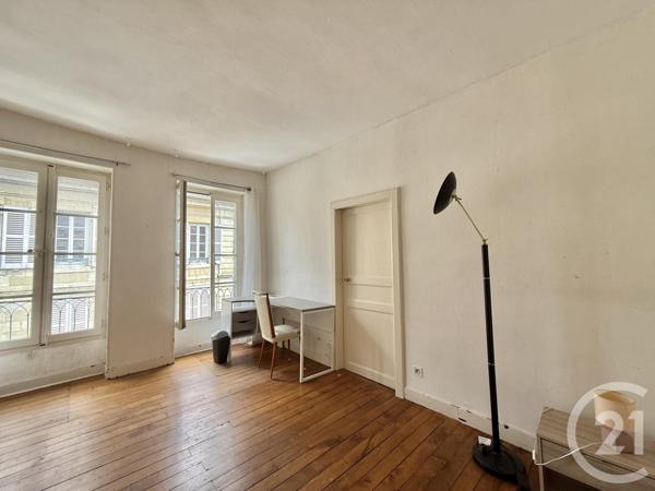 Appartement F5 à vendre  5 pièces - 152,10 m2 MOULINS - 03