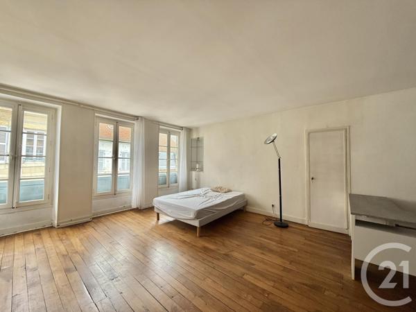 Appartement F5 à vendre  5 pièces - 152,10 m2 MOULINS - 03