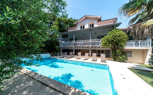 Maison à vendre    7 pièces • 255 m2 Seignosse