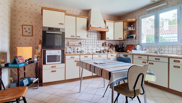 Maison Les Sables D Olonne 128 m² hab 3 chambres jardin vaste garage 1.4 km centre ville