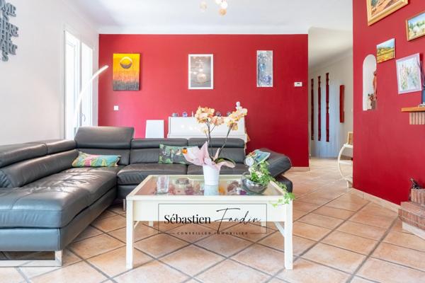 Maison à vendre 8 pièces VITROLLES (13) - piscine - vue panoramique dominante - grand calme - belle luminosité - grands volumes