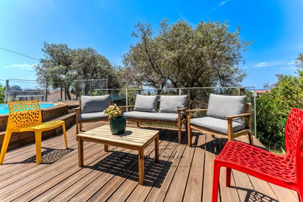 Maison à vendre 8 pièces VITROLLES (13) - piscine - vue panoramique dominante - grand calme - belle luminosité - grands volumes