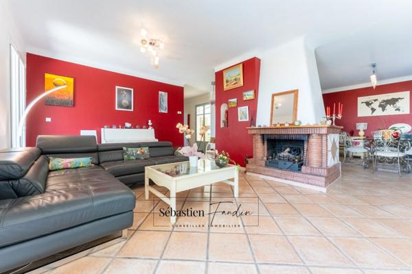 Maison à vendre 8 pièces VITROLLES (13) - piscine - vue panoramique dominante - grand calme - belle luminosité - grands volumes