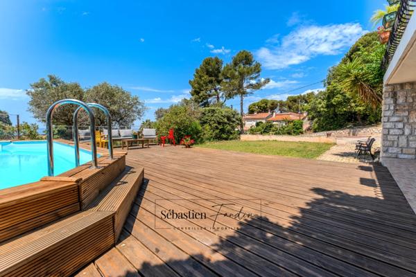 Maison à vendre 8 pièces VITROLLES (13) - piscine - vue panoramique dominante - grand calme - belle luminosité - grands volumes