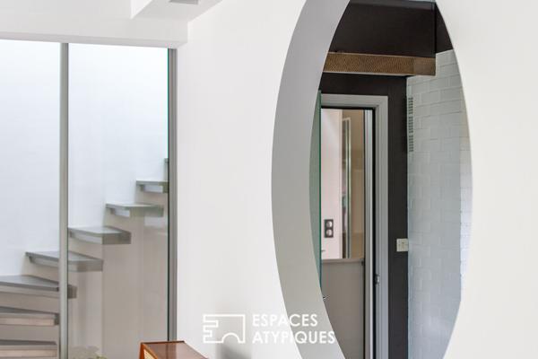 Elégante contemporaine avec piscine intérieur