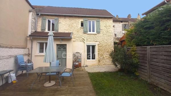 Maison en pierre avec dépendance (78)