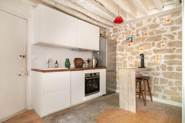 Appartement de caractère avec jardin au pied du Canal St Martin