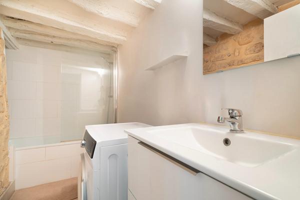 Appartement de caractère avec jardin au pied du Canal St Martin