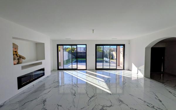 Maison à vendre    5 pièces •  Montfavet - Avignon