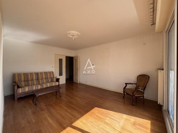 Appartement avec balcon, parking sécurisé, quartier des Salins