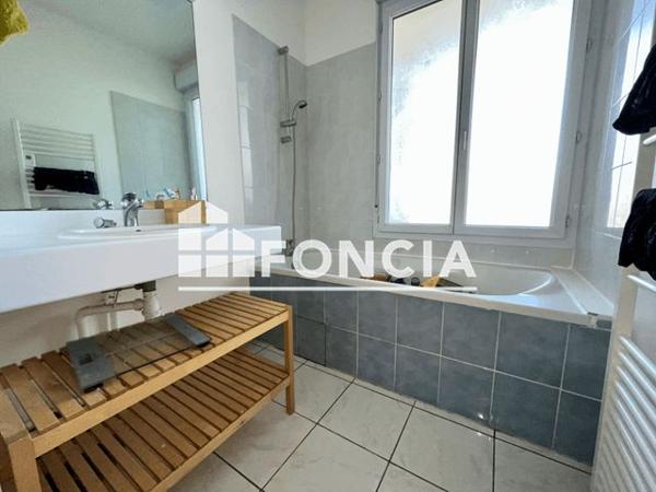 Location Appartement 4 pièces 82.5 m² - 12 A 20 RUE JEANNE D'ARC Lyon 69003