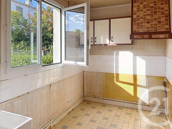 Maison à vendre  6 pièces - 92,80 m 2   ANGOULEME  - 16