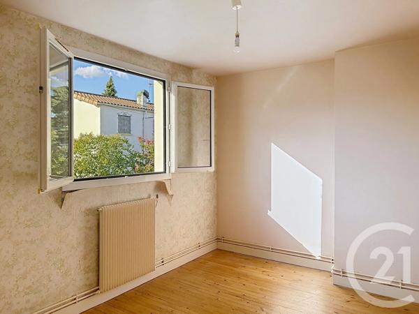 Maison à vendre  6 pièces - 92,80 m 2   ANGOULEME  - 16