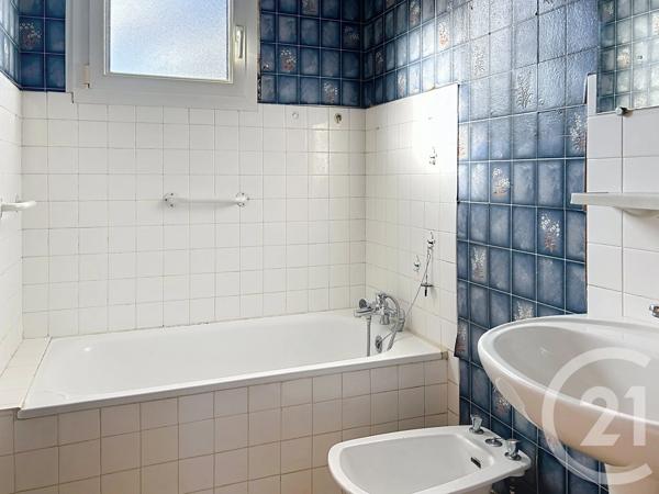 Maison à vendre  6 pièces - 92,80 m 2   ANGOULEME  - 16