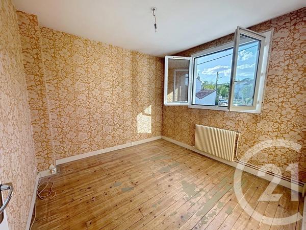Maison à vendre  6 pièces - 92,80 m 2   ANGOULEME  - 16