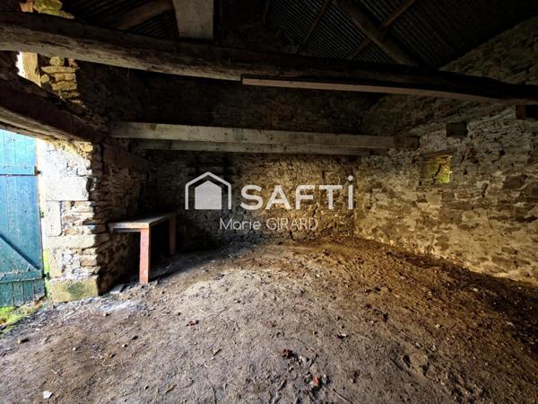 Dépendance en pierre à rénover