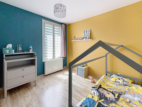 Maison familiale 146 m² – 4 chambres – Jardin, garage et dépendance aménageable