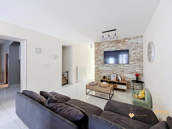 Maison familiale 146 m² – 4 chambres – Jardin, garage et dépendance aménageable