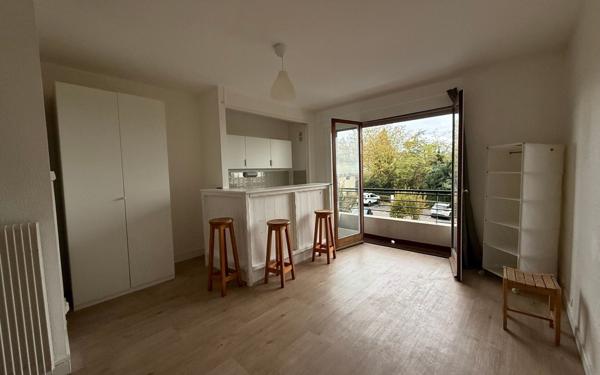 Appartement à louer    1 pièce •  Clamart