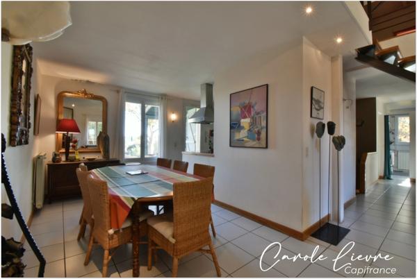 Maison 192 m² habitable - grand jardin - piscine - appartement indépendant