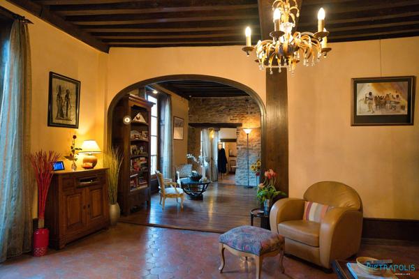 MAISON DE CARACTERE EN PIERRE