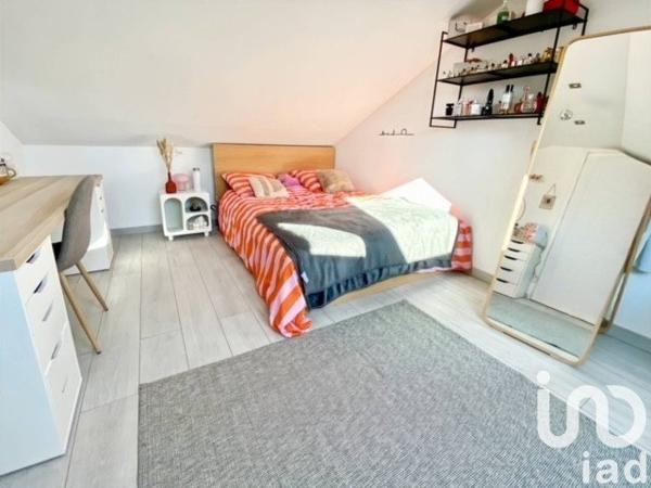 Maison 7 pièces de 124 m² à Marolles-en-Brie (94440)