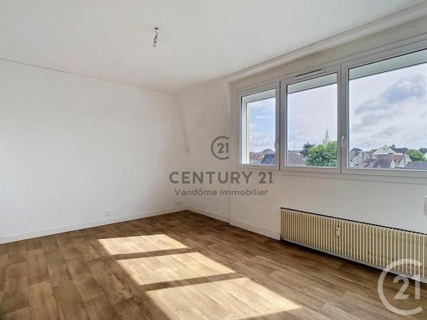 Appartement Studio à vendre  1 pièce - 24 m 2   CREPY EN VALOIS  - 60