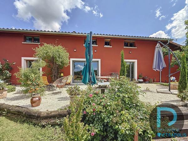 Ferme de 187m² avec 5 chambres, piscine, nombreuses dépendances (141m²) - Parc de 9040m²