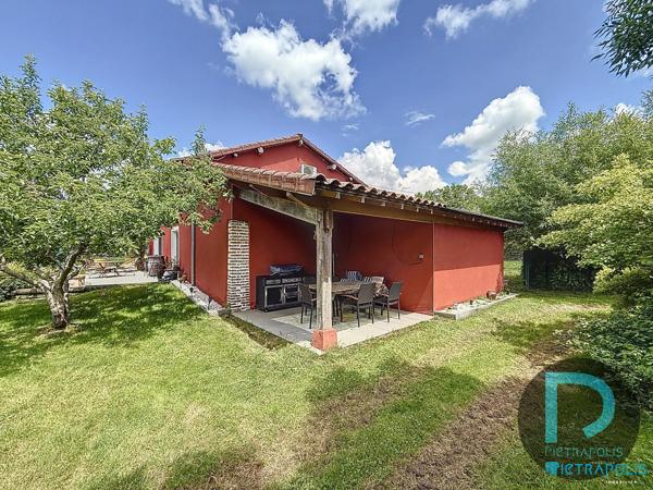 Ferme de 187m² avec 5 chambres, piscine, nombreuses dépendances (141m²) - Parc de 9040m²