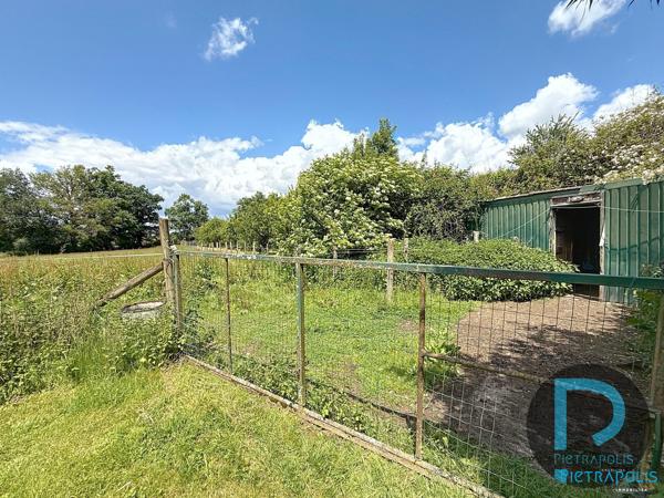 Ferme de 187m² avec 5 chambres, piscine, nombreuses dépendances (141m²) - Parc de 9040m²