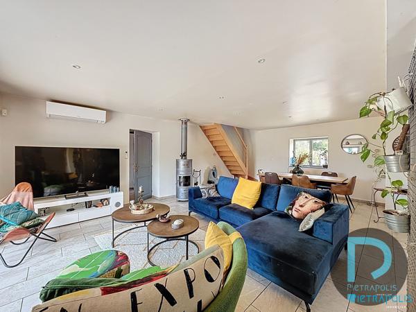 Ferme de 187m² avec 5 chambres, piscine, nombreuses dépendances (141m²) - Parc de 9040m²