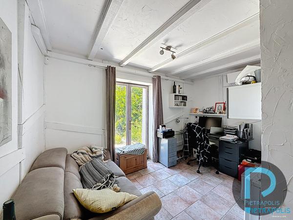 Ferme de 187m² avec 5 chambres, piscine, nombreuses dépendances (141m²) - Parc de 9040m²