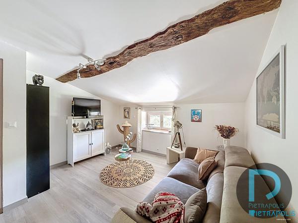 Ferme de 187m² avec 5 chambres, piscine, nombreuses dépendances (141m²) - Parc de 9040m²