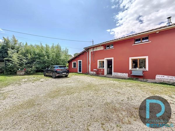 Ferme de 187m² avec 5 chambres, piscine, nombreuses dépendances (141m²) - Parc de 9040m²