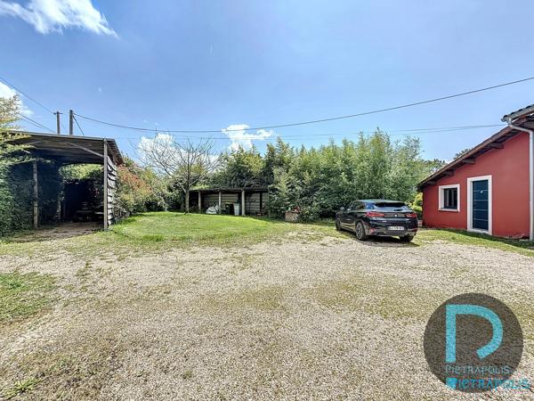 Ferme de 187m² avec 5 chambres, piscine, nombreuses dépendances (141m²) - Parc de 9040m²