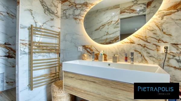 Villa contemporaine avec pisicne