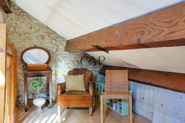 Marseille (13007) TRES RARE : Maison individuelle au cœur du Vallon des Auffes, spacieux jardin arboré