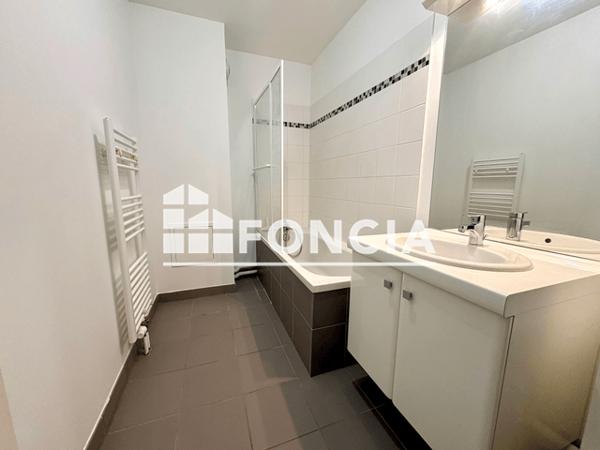 Location Appartement 3 pièces 64.2 m² - Lille 59000