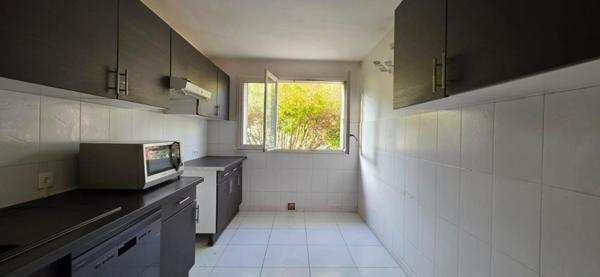 APPARTEMENT 4-5 PIECES AVEC CAVE ET BOX