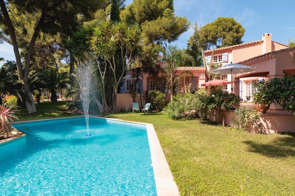 Villa, 5 chambres, vue mer au calme, quartier Clos des Plages–Peymian