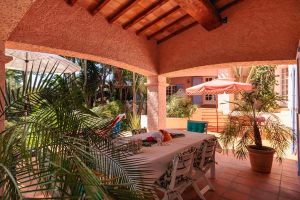 Villa, 5 chambres, vue mer au calme, quartier Clos des Plages–Peymian