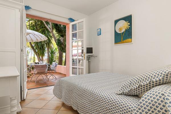Villa, 5 chambres, vue mer au calme, quartier Clos des Plages–Peymian