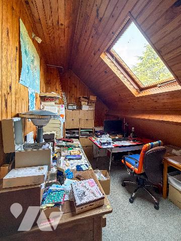 Maison située dans un quartier recherché de Soissons, offrant 140,06 m² habitables dans un environ
