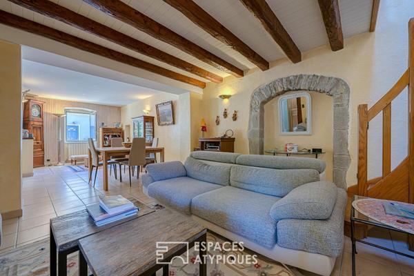 Propriété de caractère avec piscine et vue sur les montagnes